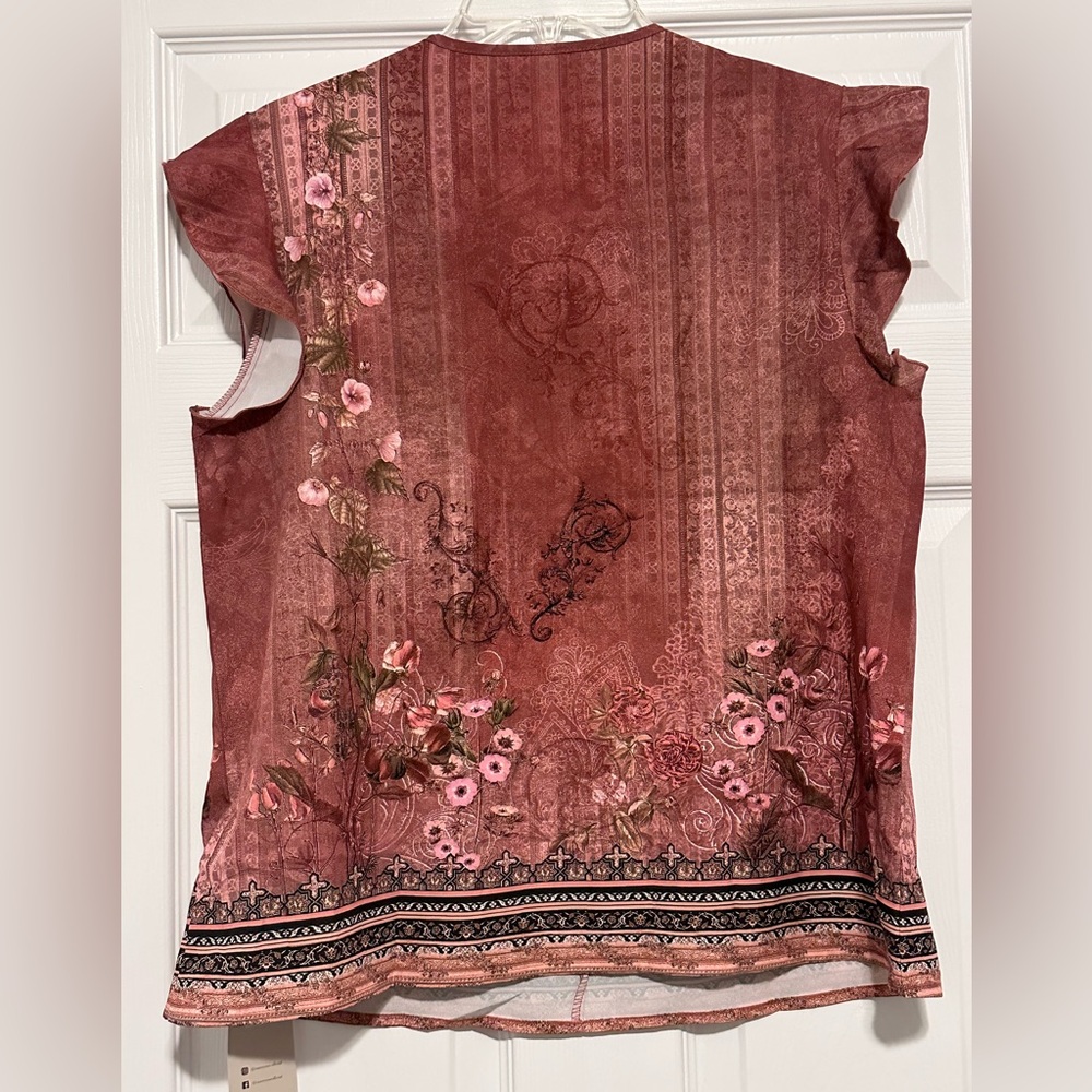 Floral V-Neck Button-Front Top in Rust - Picture 3 of 10